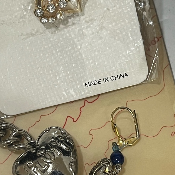 9 pcs. LOT of HEARTS Assorted Women's Silver & Gold Jewelries /Accessories - Picture 3 of 5